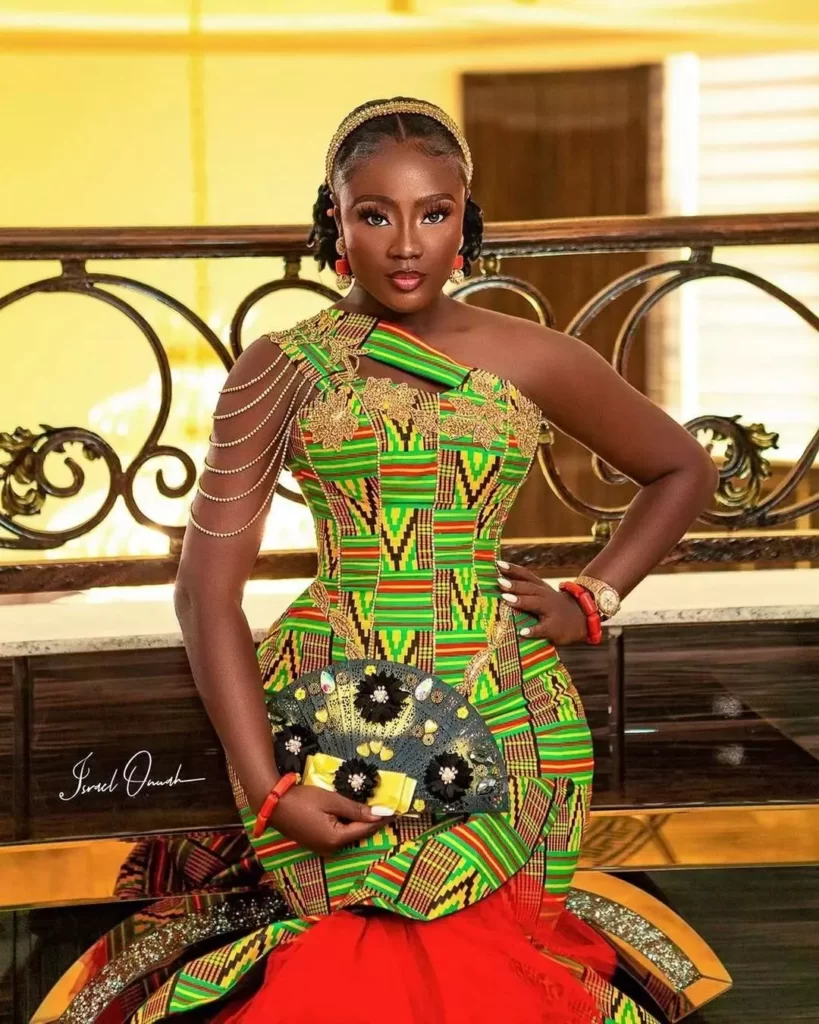 One Hand Curvy Ankara Dress With Net Patterning