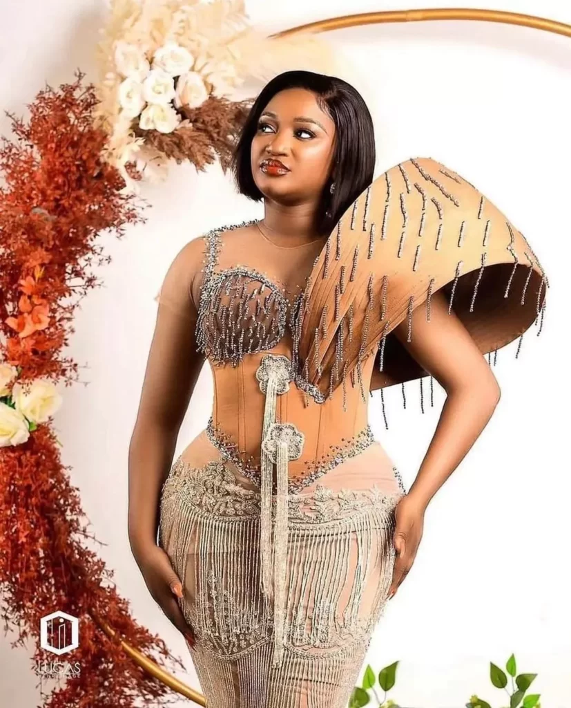 Lace Gown Style With Fan Sleeve