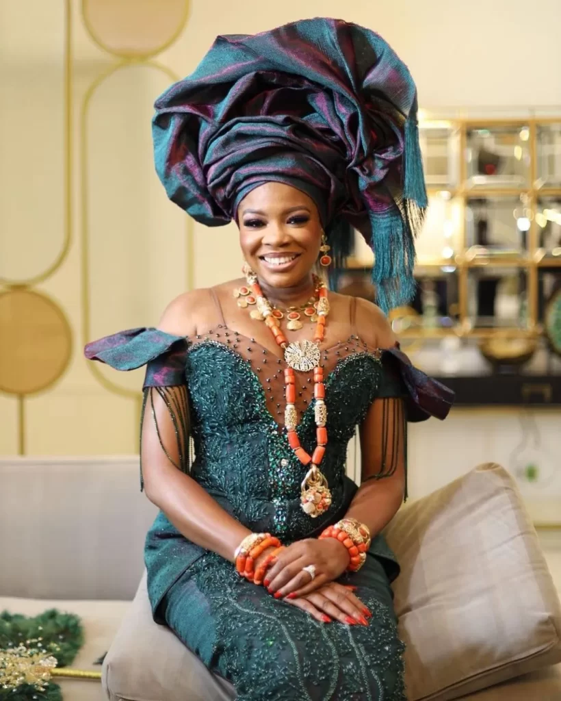 Stunning Aso Ebi Styles For Wedding Guests