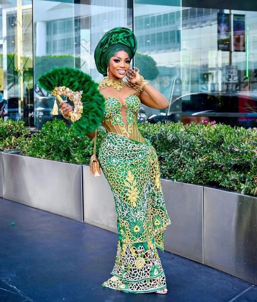 Stunning Aso Ebi Styles For Wedding Guests