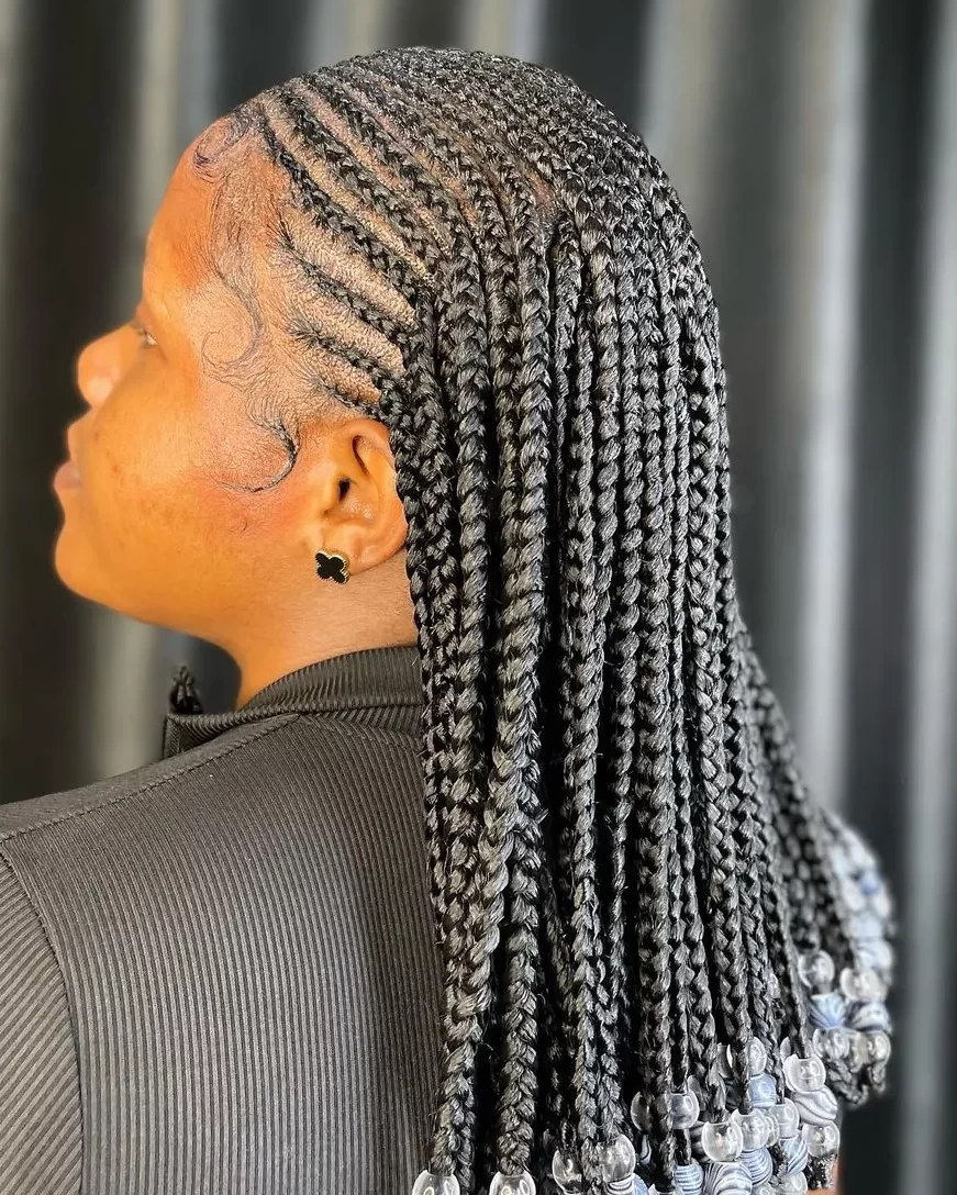 Back view of the beautiful Ghana weaving shuku style