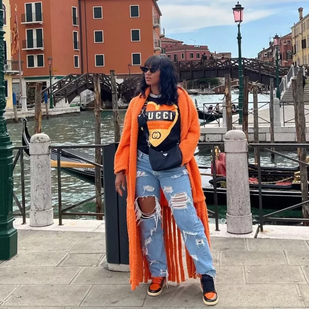 How to Wear Boyfriend Jeans Stylishly in 15 Easy Ways