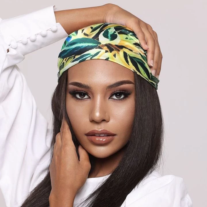 Different ways to wear headscarves