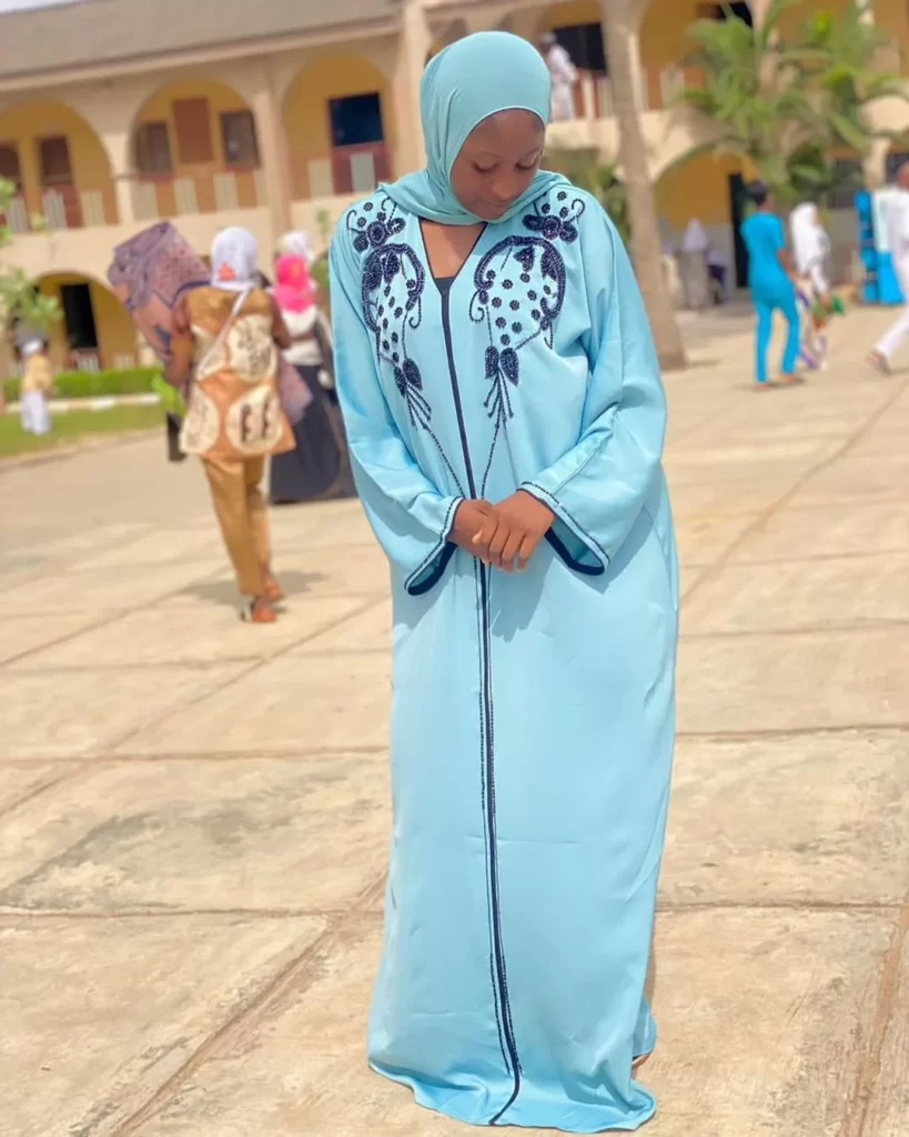 How to Style Abayas