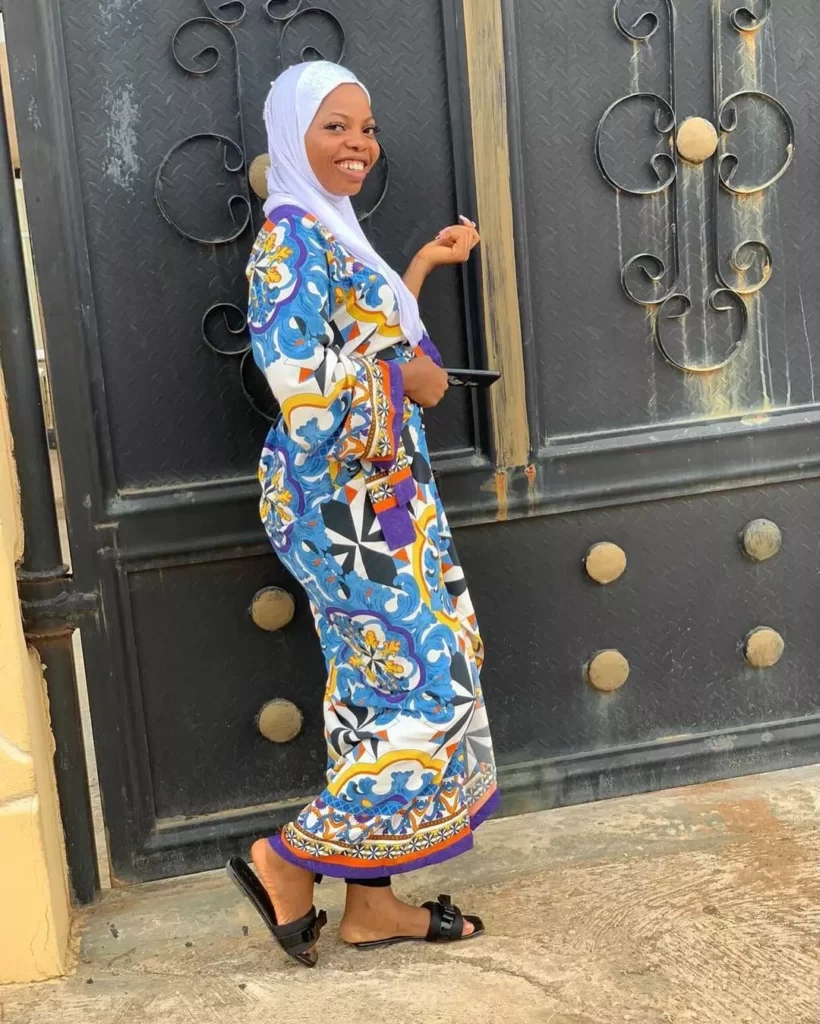 How to Wear under Abaya