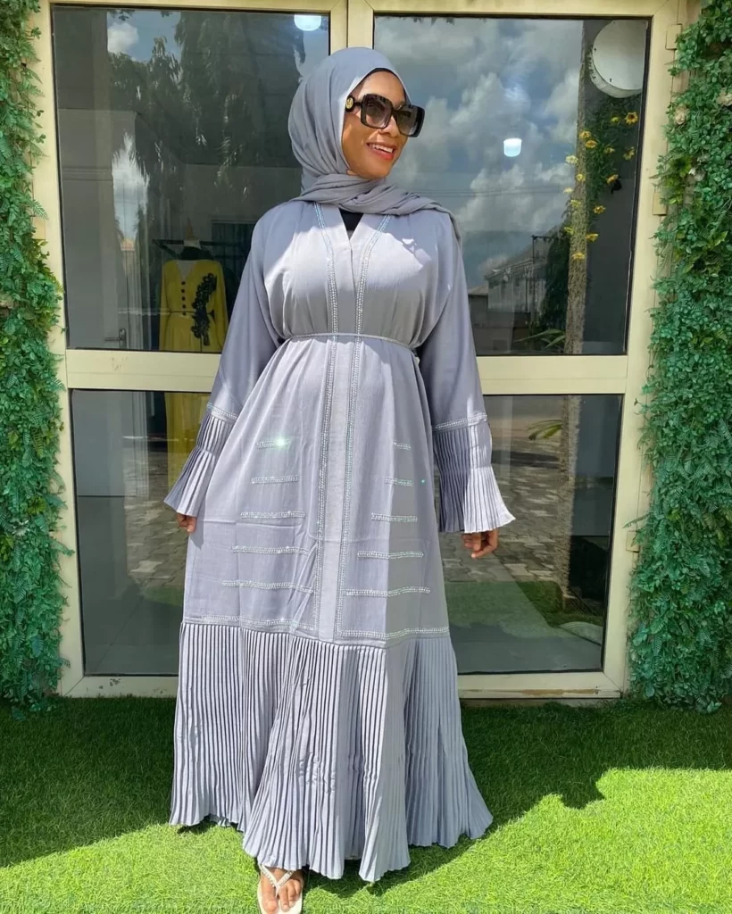 How to Style Abayas