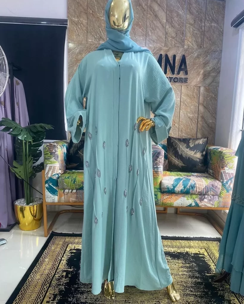 Ways to wear an abaya