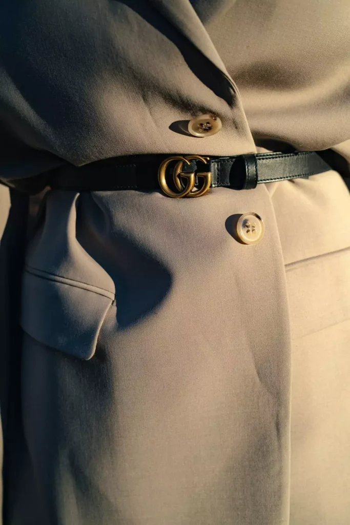 how to wear belts