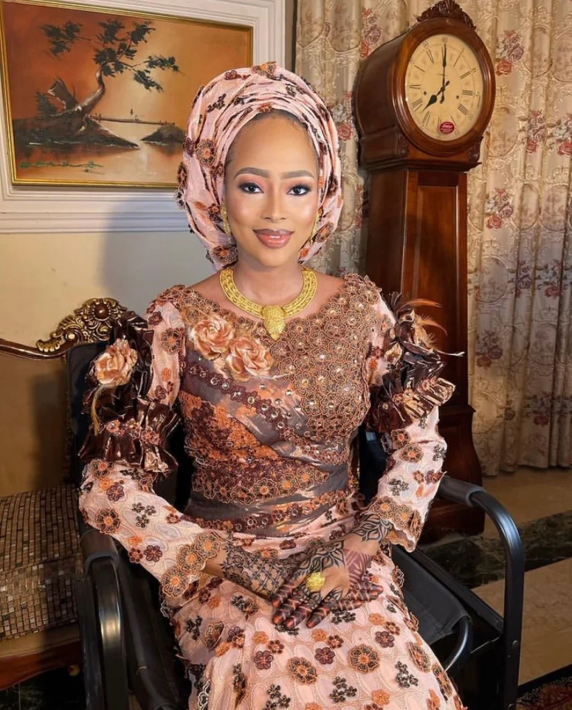 African ethnic group living in the former Kanem and Bornu Empires in Niger, Nigeria, Sudan, Libya and Cameroon.