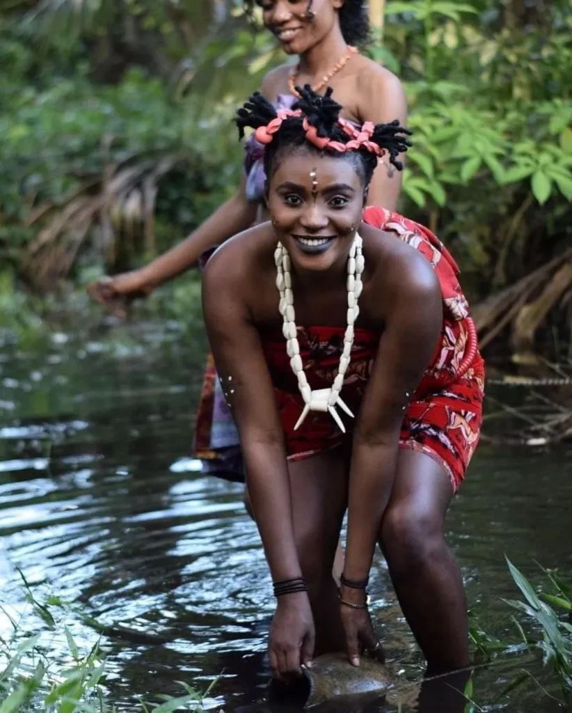 OGONI ATTIRE