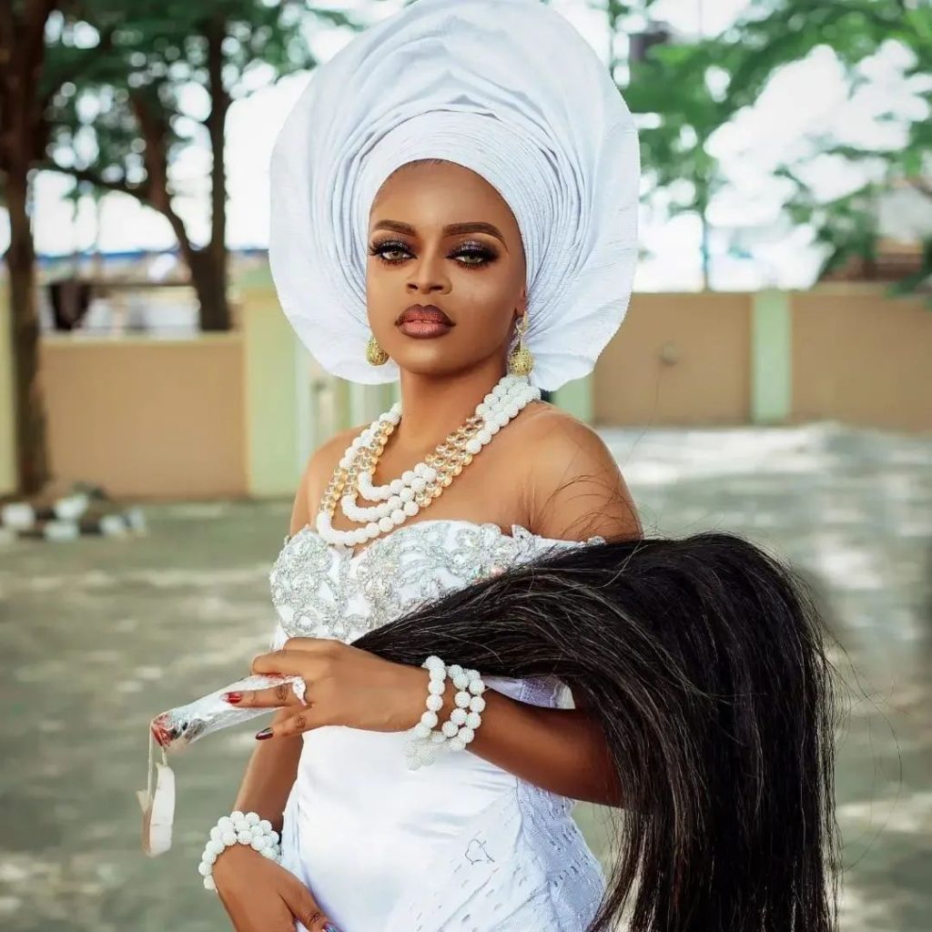 
Anioma wedding attire