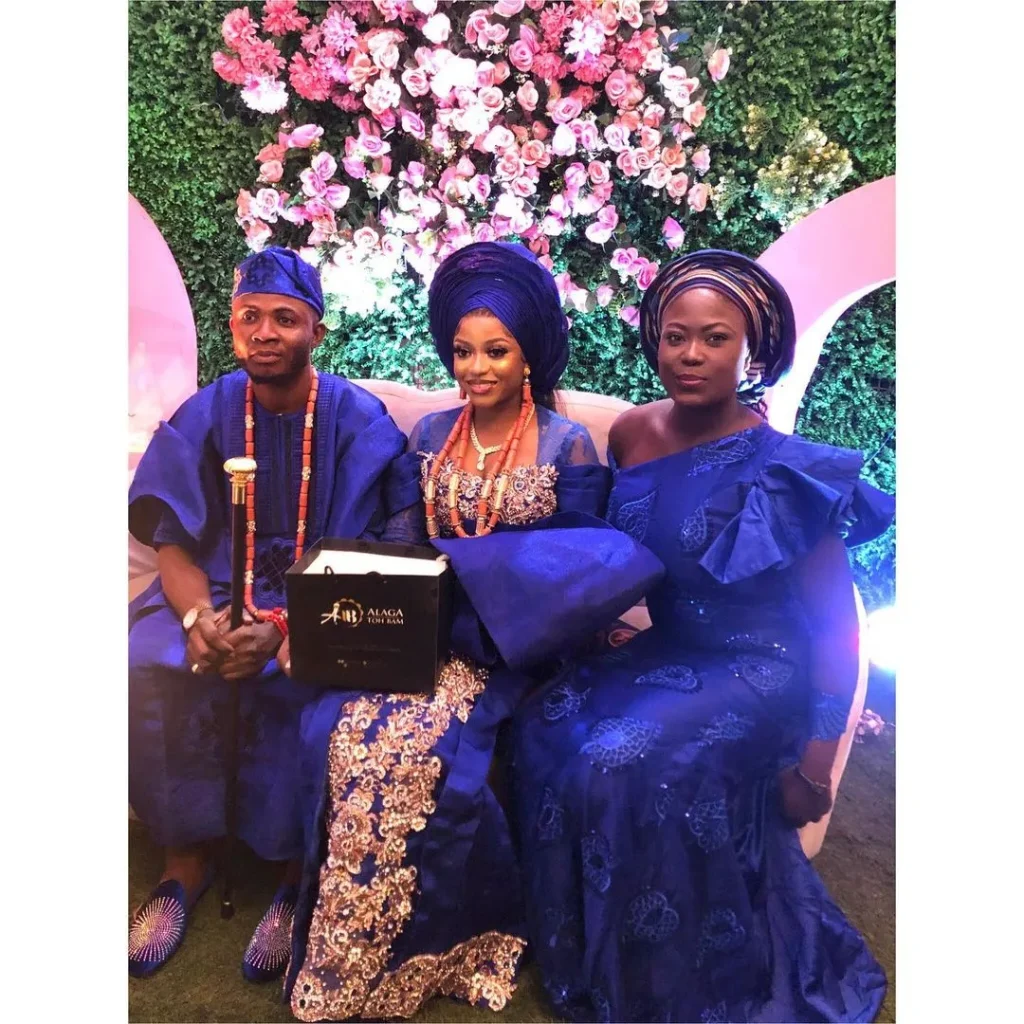 Blue traditional marriage clothes