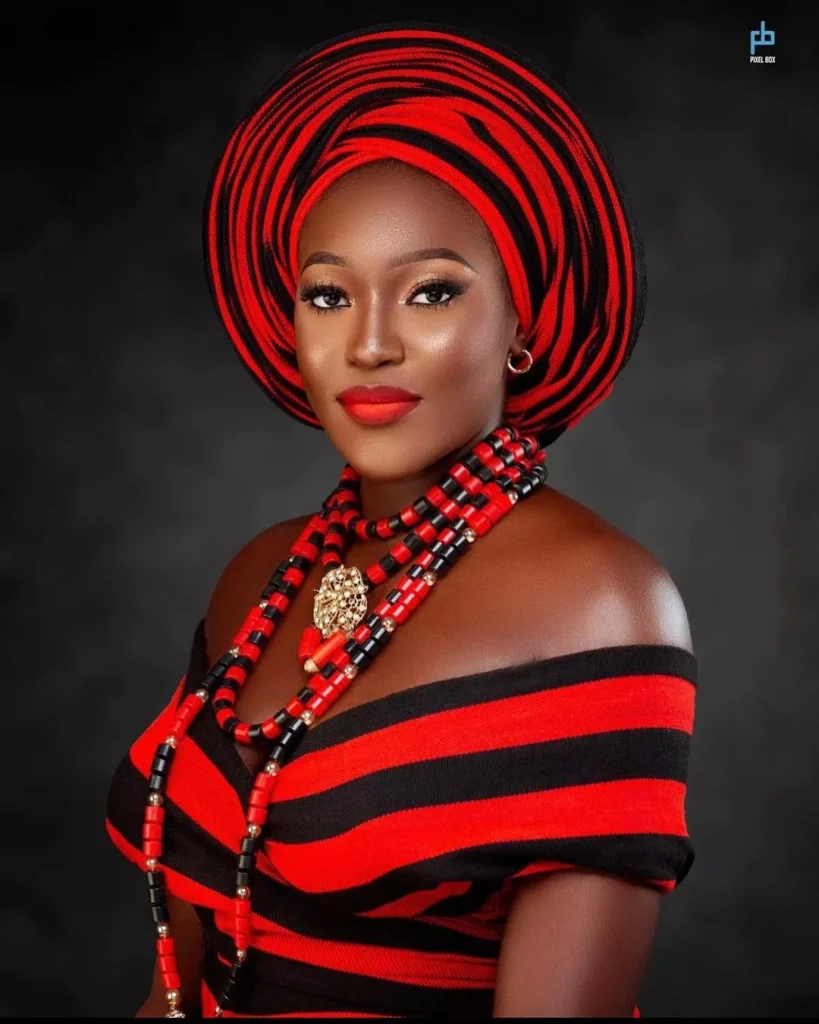 Idoma traditional attire