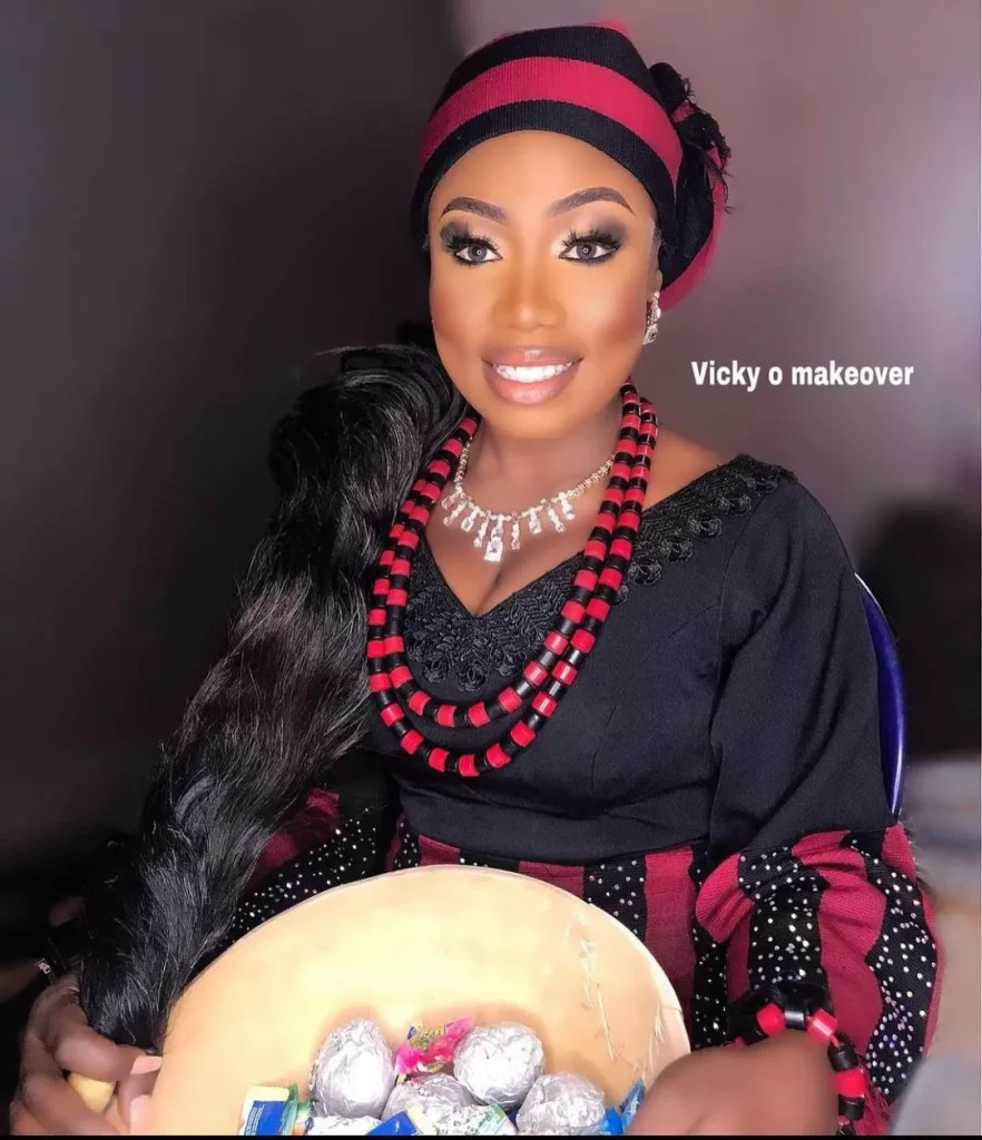 Picture of idoma traditional attire