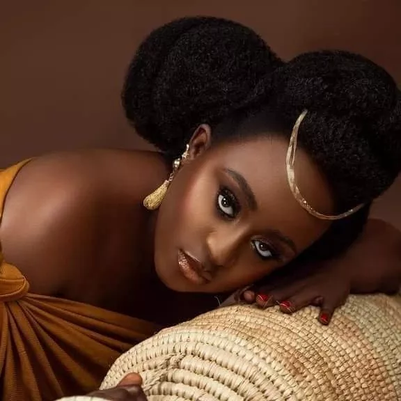 Marriage photography of Ijaw bride