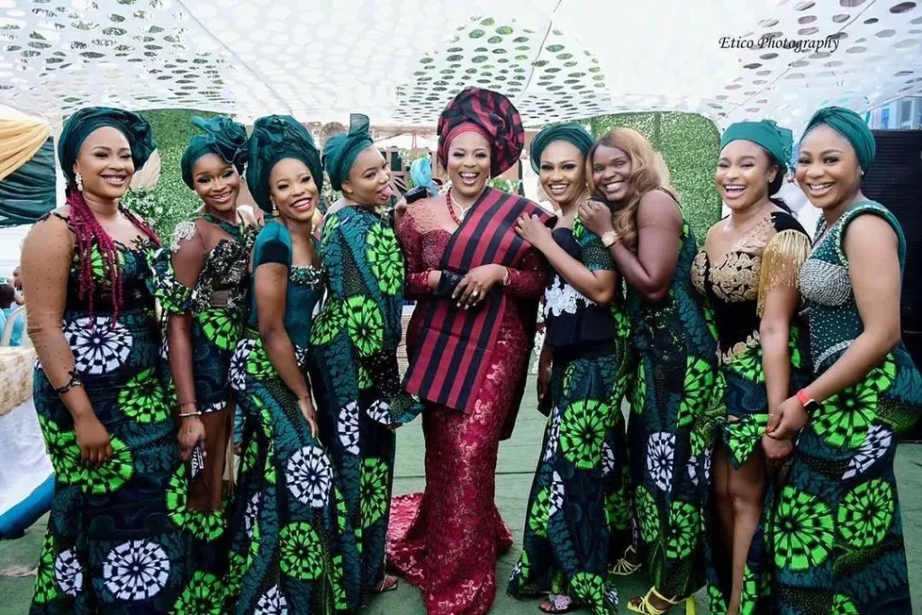 Idoma traditional attire