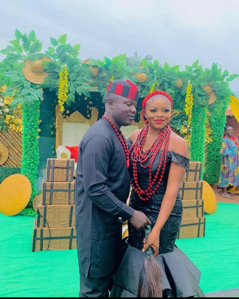 Traditional wedding dresses for idoma people