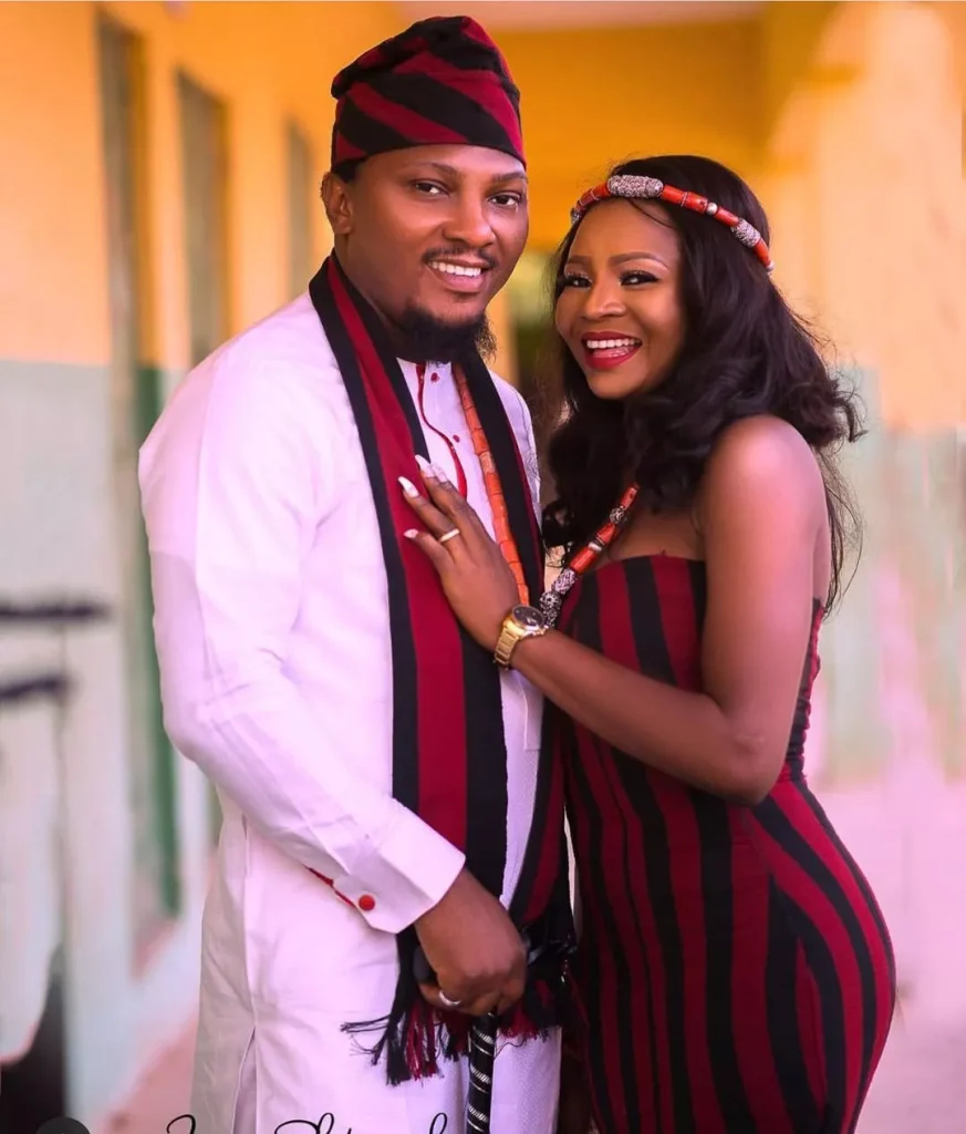 Idoma traditional attire