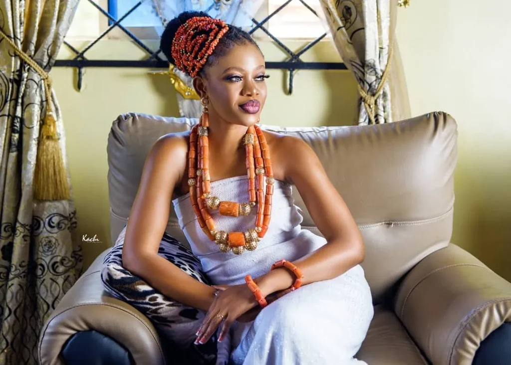 Armless Traditional Wedding Dress.