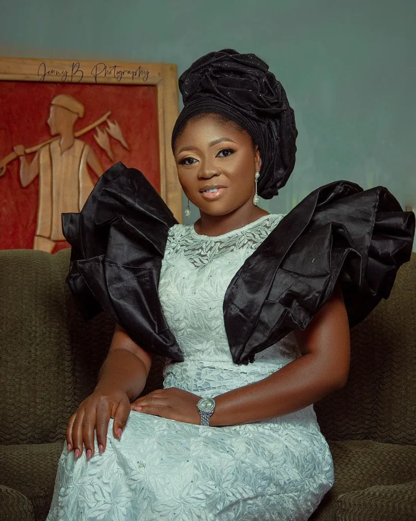 Stunning and dazzling Bridal Looks for Gboko Bride.