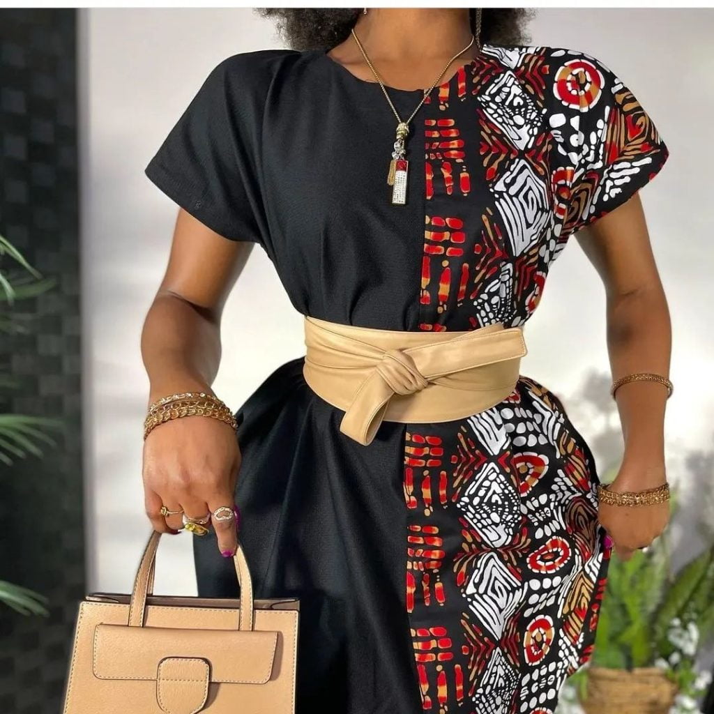 The plaim fabric can be either be crepe, satin, silk, cashmere, chiffon or linen while the pattern can either be Adire, Ankara, Kente, Kitenge 