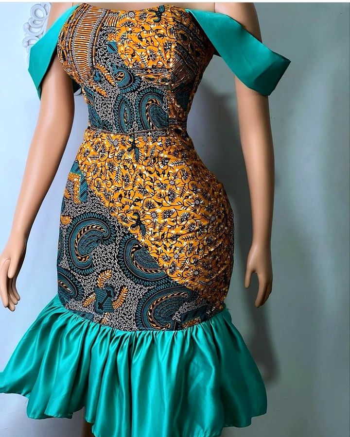 Ankara skirt styles; Plain and Pattern Styles for Ladies to; Eye Popping Plain Fabric Mixed With; Plain And Pattern Ankara Styles