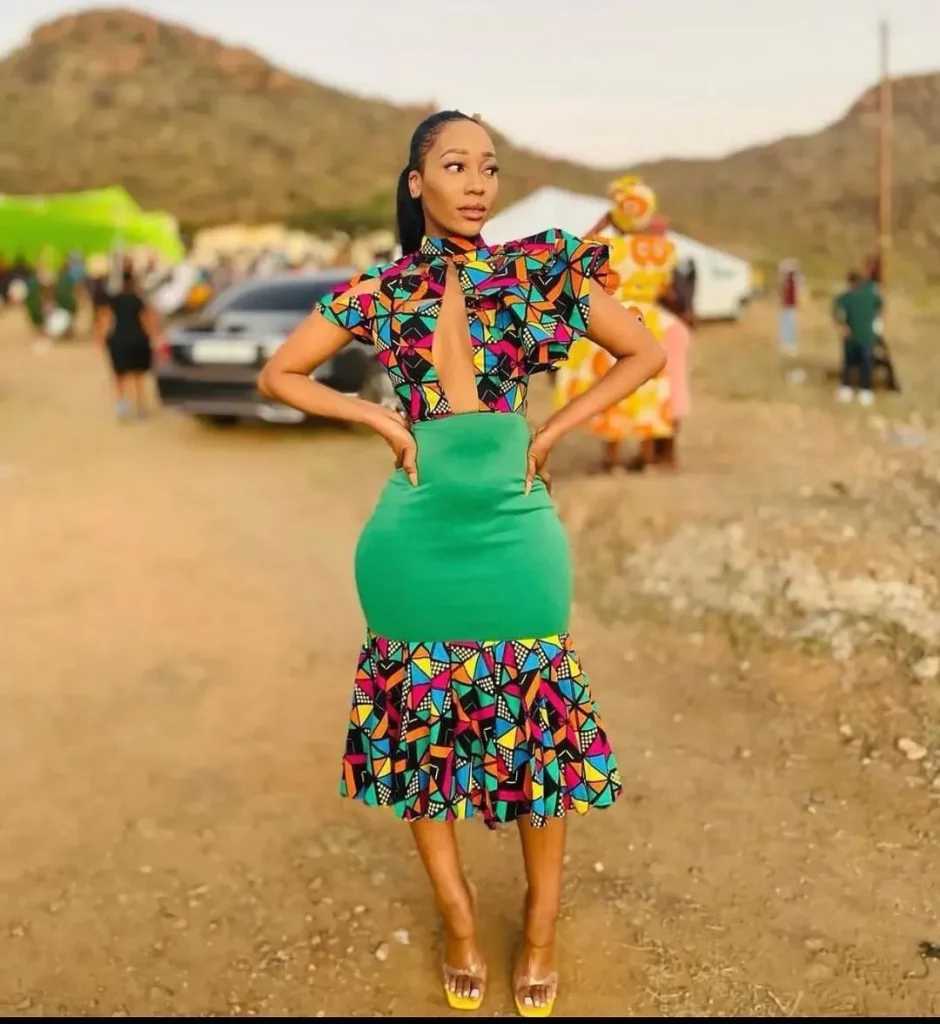 Ankara plain and pattern styles is basically gotten by combining an Ankara fabric with a plain material