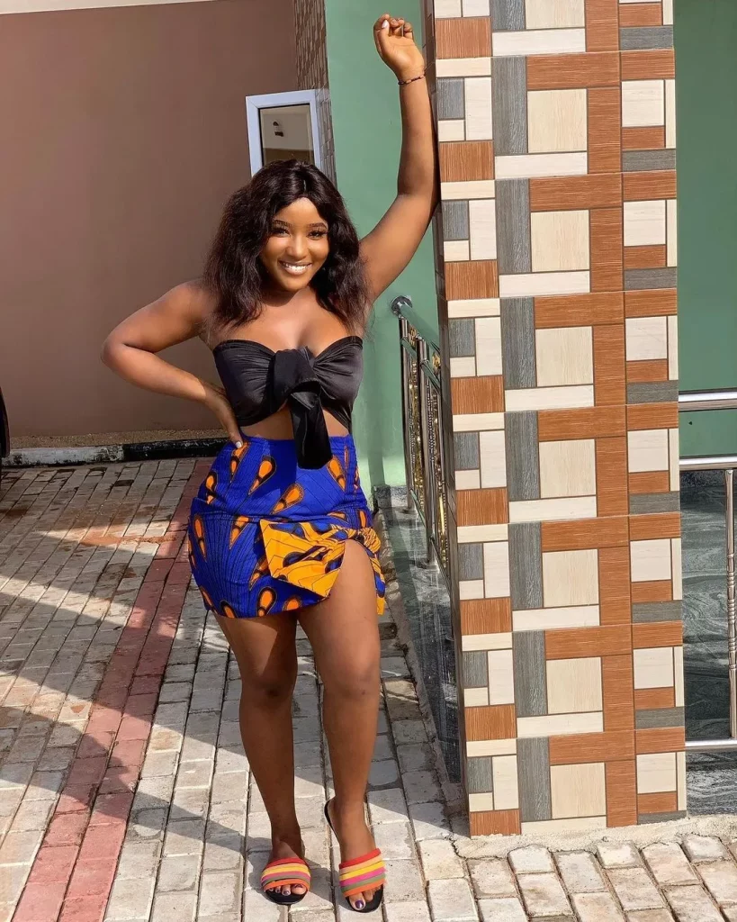 African Print Skirts with slit
Mini skirt