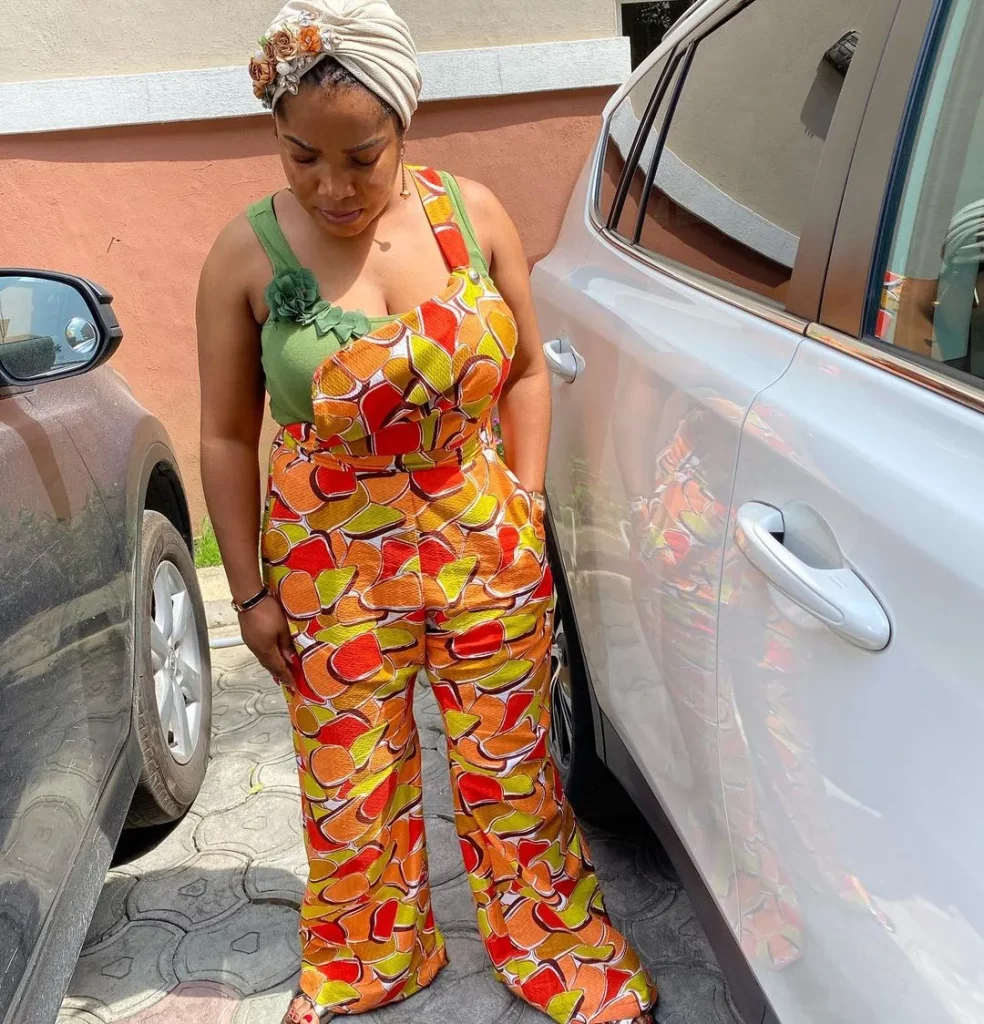 Ankara dungarees for the win 