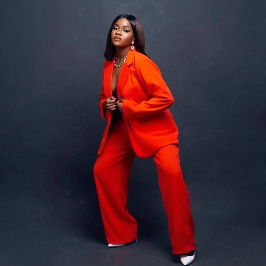 How to Wear Pantsuits