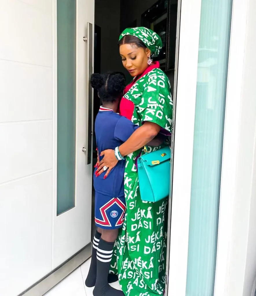 Agbada Outfits For Women - Ways To Wear Agbada Stylishly
