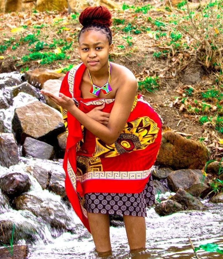Lovely patterned Emahiya traditional clothes