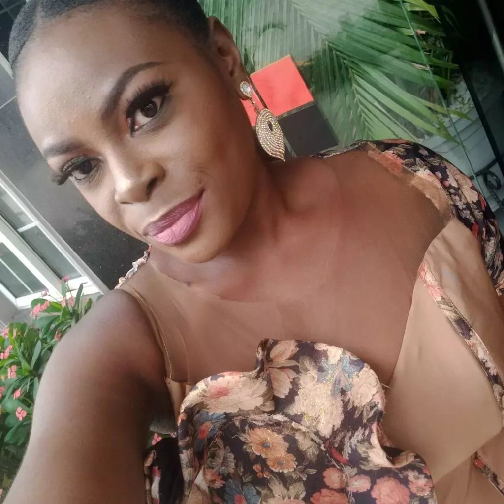 How To Look Good With Damask Fabric Styles During Church Services