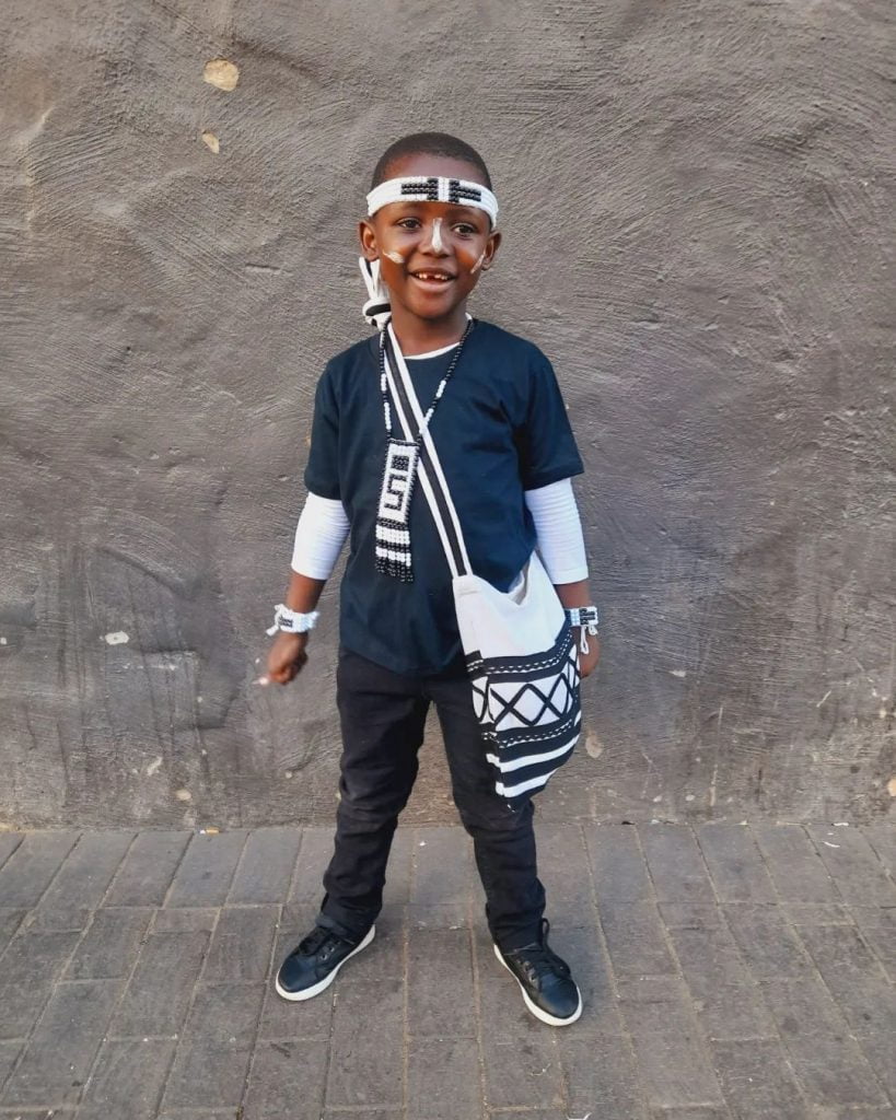 Traditional dresses with Doek