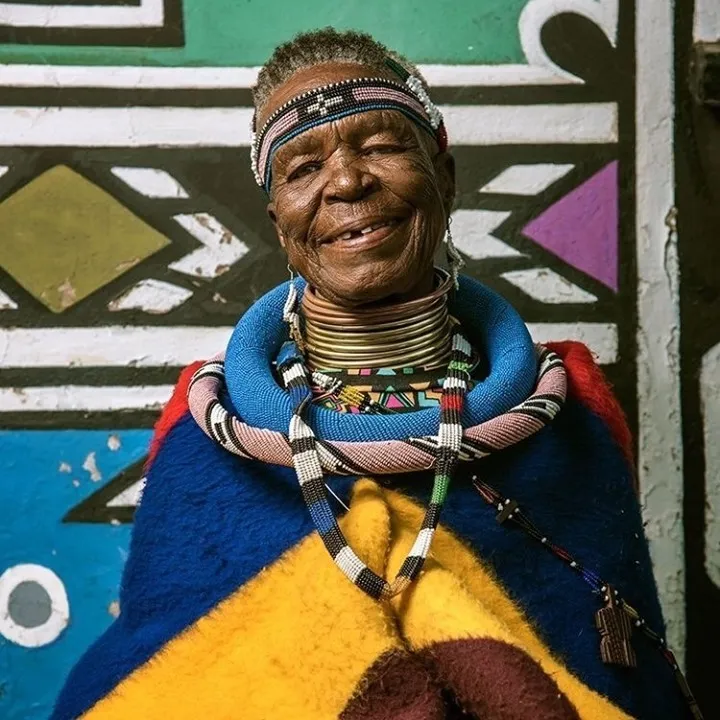 thick isigolwani worn around the waist, legs, and arms