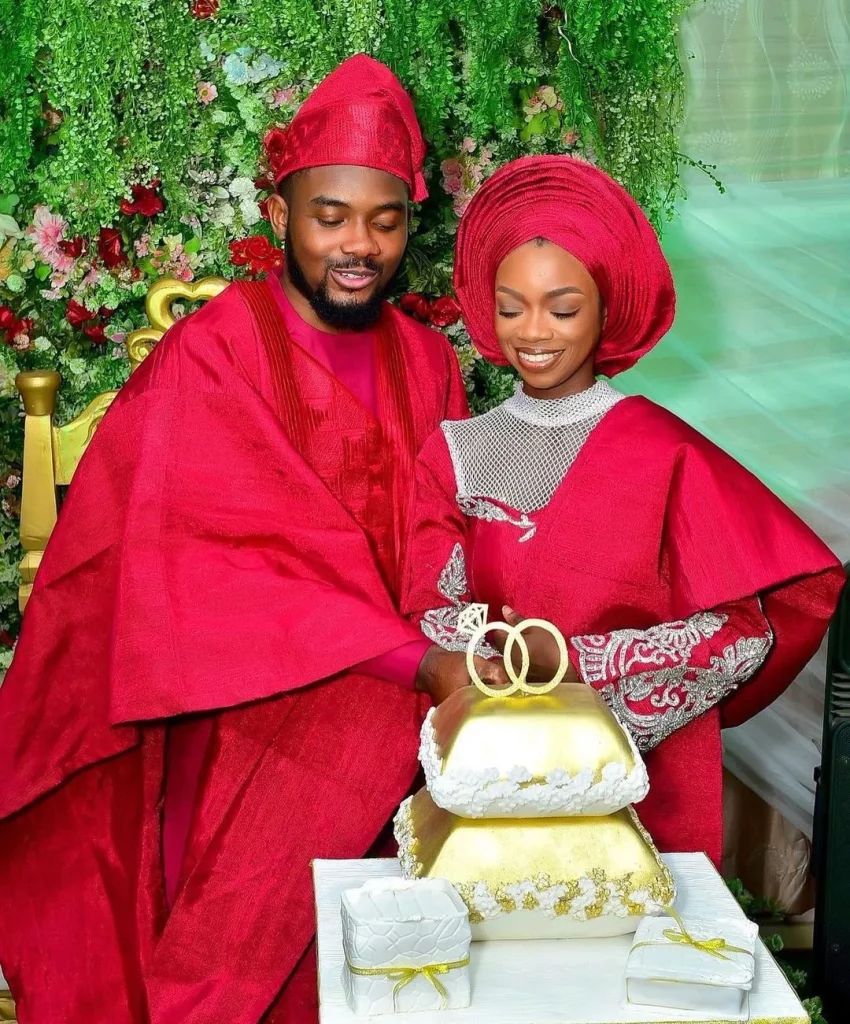 LACE DETAILED ASO OKE DRESS
