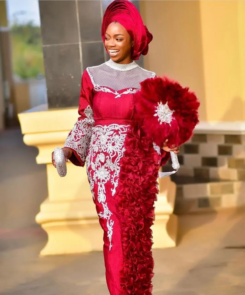 HOLOGRAPHIC LACED-PATTERN ASO OKE DRESS