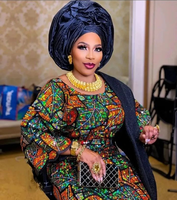 
Wrapper and blouse (Iro and Buba)