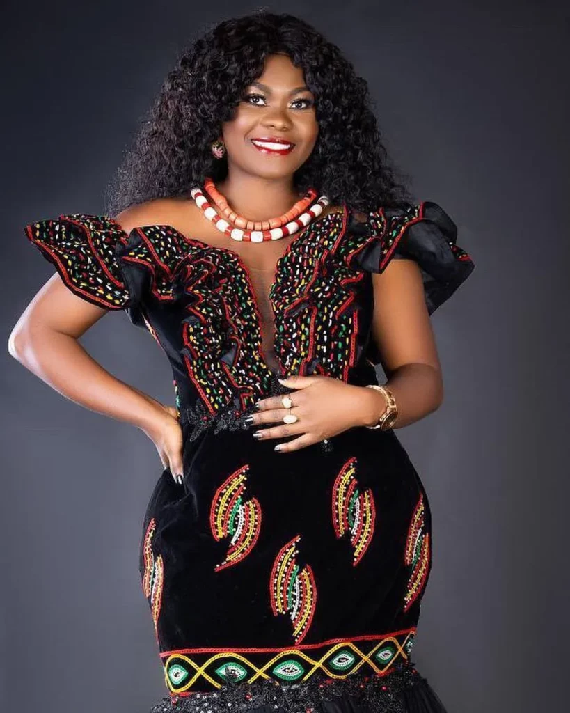 TOGHU: TRADITIONAL ATTIRE OF NORTHWESTERN CAMEROON