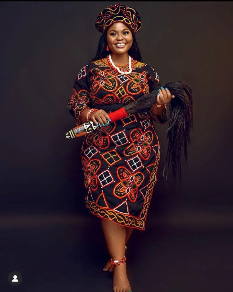 Cameroon Traditional Attire Toghu/Atoghu/Boubou Hand Enbroidered