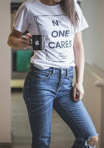 Jean wears