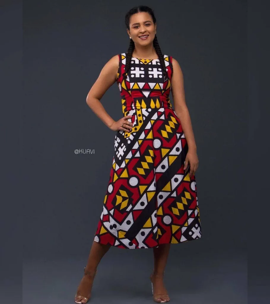 Red Samakaka Print Sleeveless Dress – Round Neckline