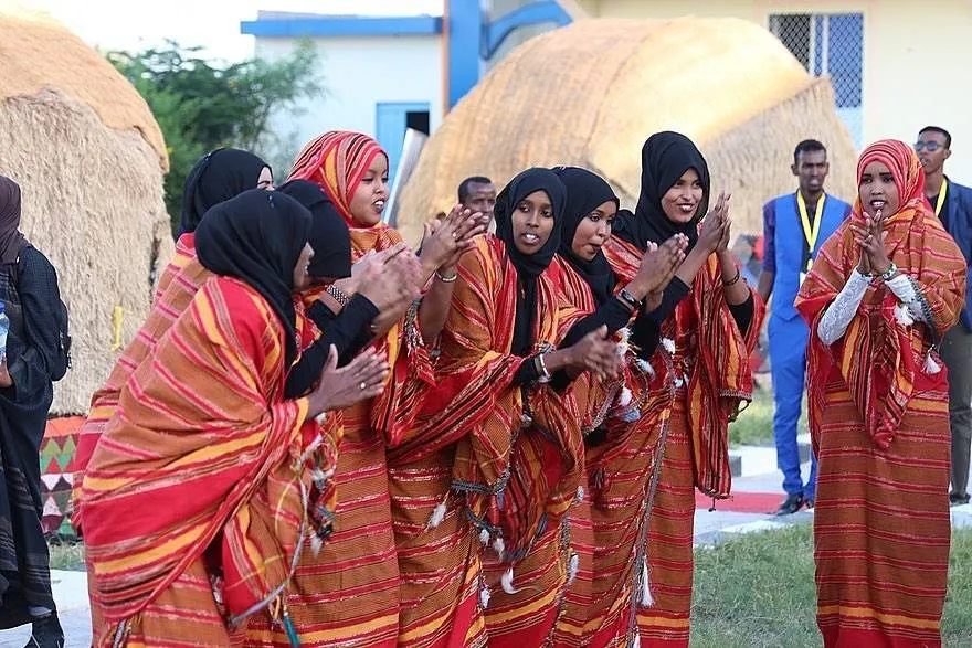 hido iyo dhaqan