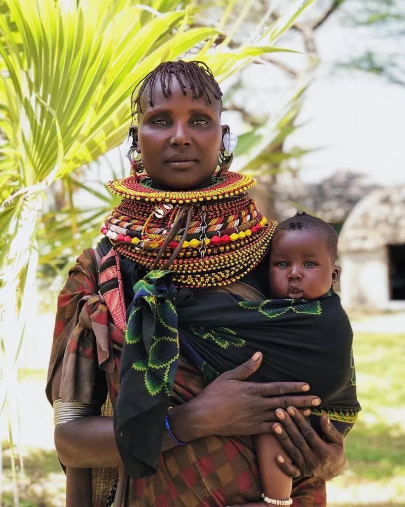 Lake turkana woman