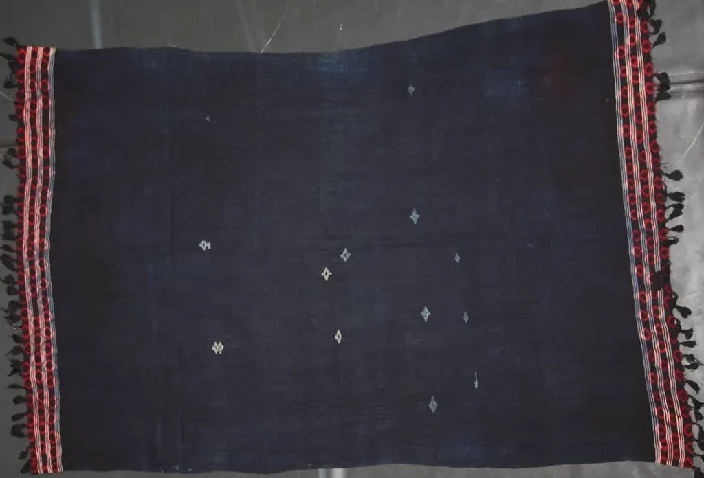  20th century South Tunisia Bakhnoug or long rectangular shawl 