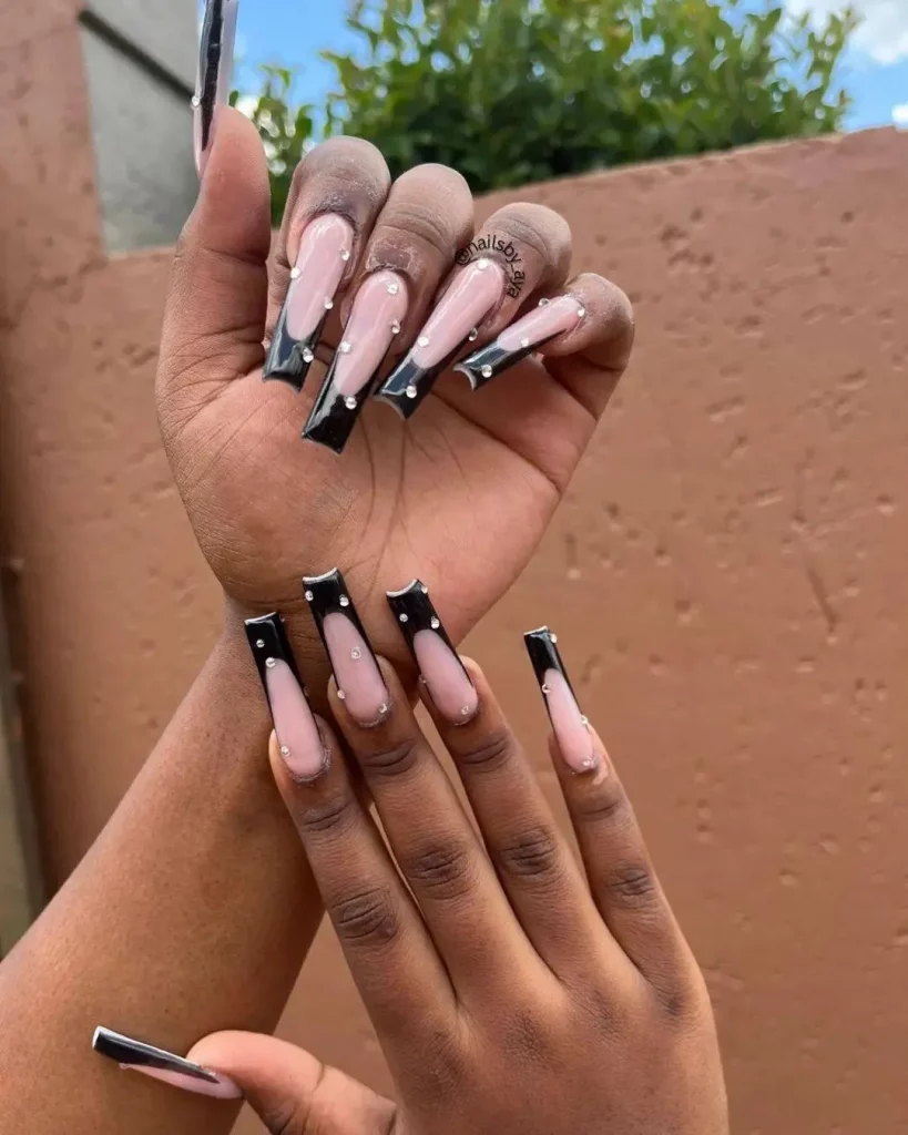 Black nails with glitter