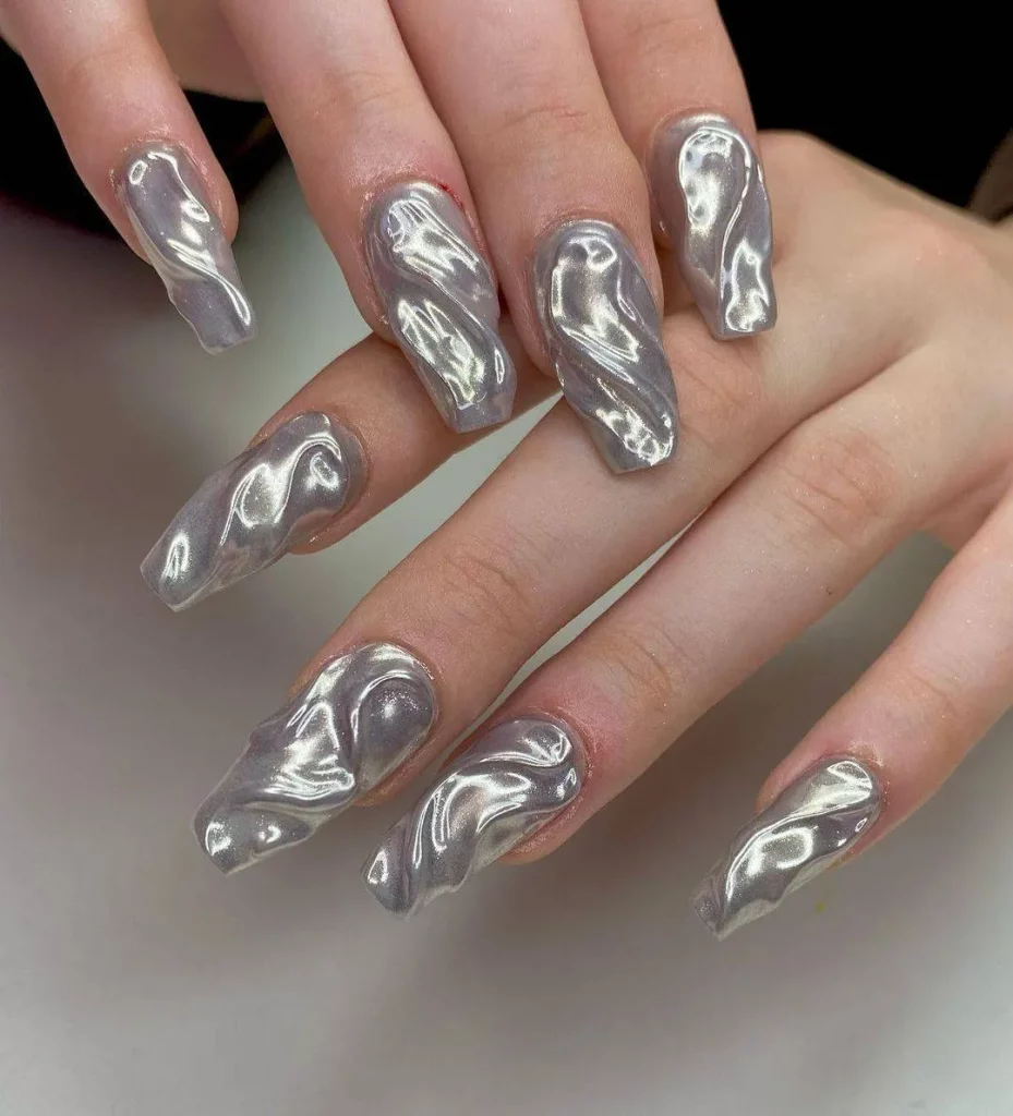 Artsy Silver Nail Pattern