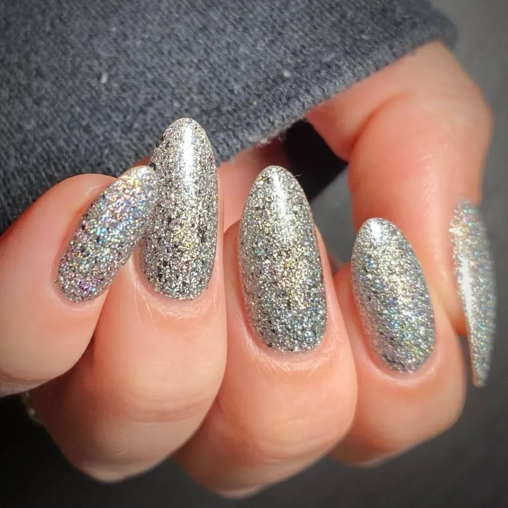 Glittery Silver Nail Design Ideas 