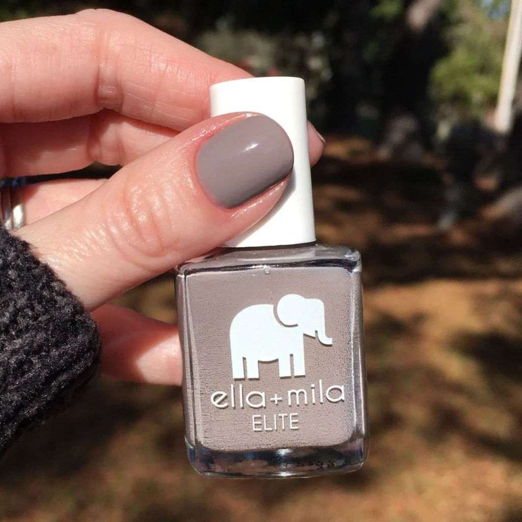 taupe nail painting designs