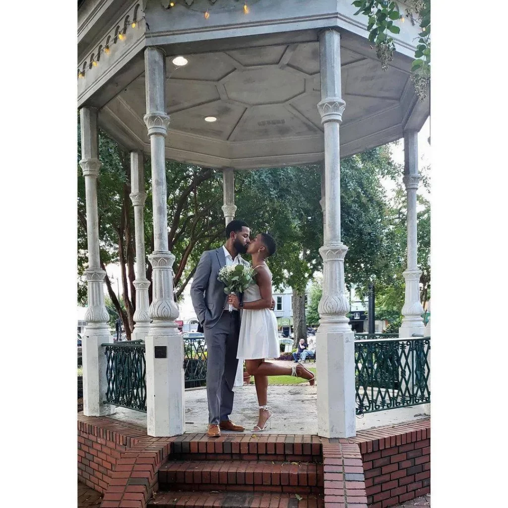 Perfect outfits for a casual courthouse wedding